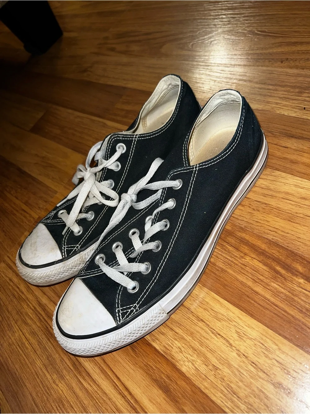 Converse Low Top Sneakers Black and White - Picture 2 of 3